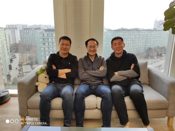 常程卢伟冰同框 林斌:“磁炉”正式合体